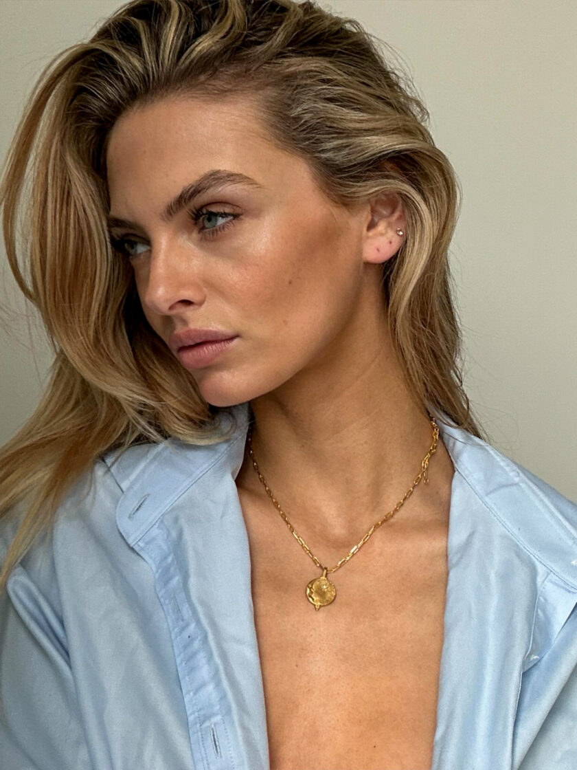 GOLD STAR ZODIAC PENDANT - AQUARIUS